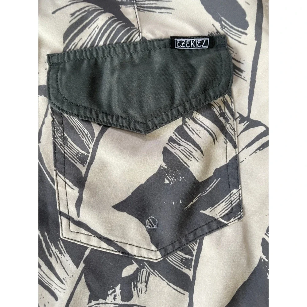 Ezekiel Mens 32 Board Shorts Tan Black Tropical Palm Leaf Print Surf Swim